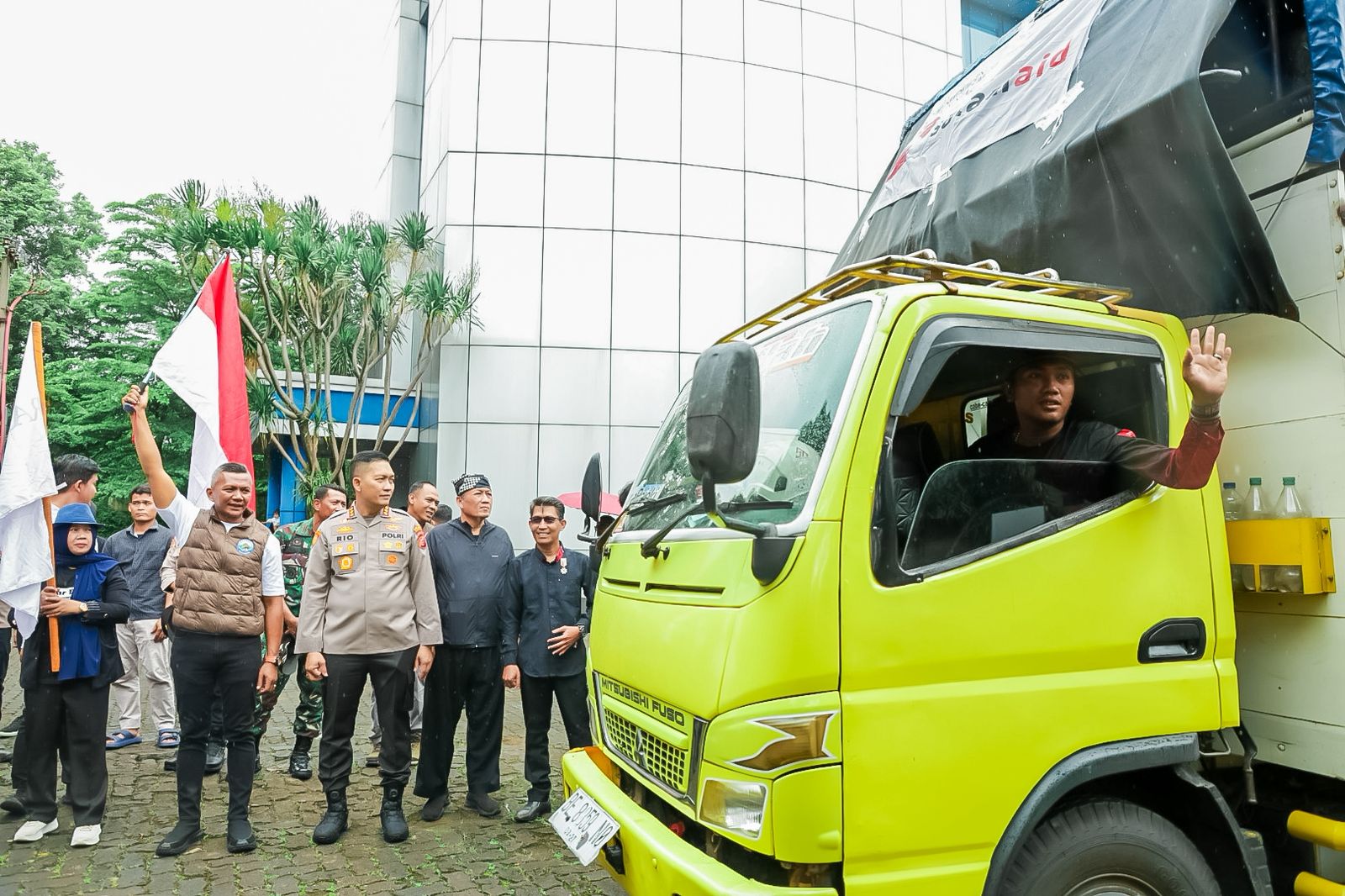 Wakil Wali Kota Bogor Lepas Tiga Truk Logistik Peduli Aceh–Sumatera