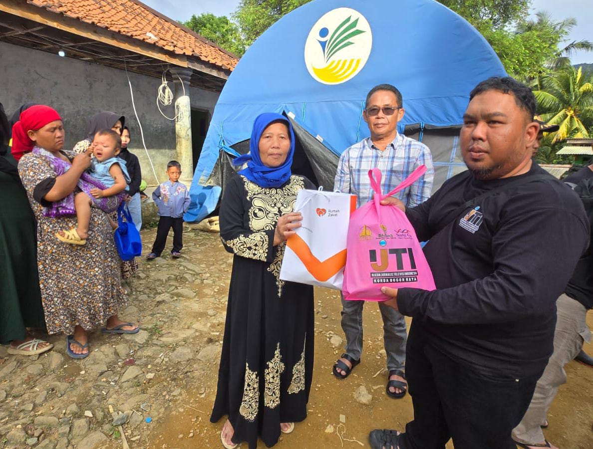 Solidaritas IJTI Bantu Korban Bencana di Desa Karang Tengah Bogor, Salurkan Ratusan Paket Sembako