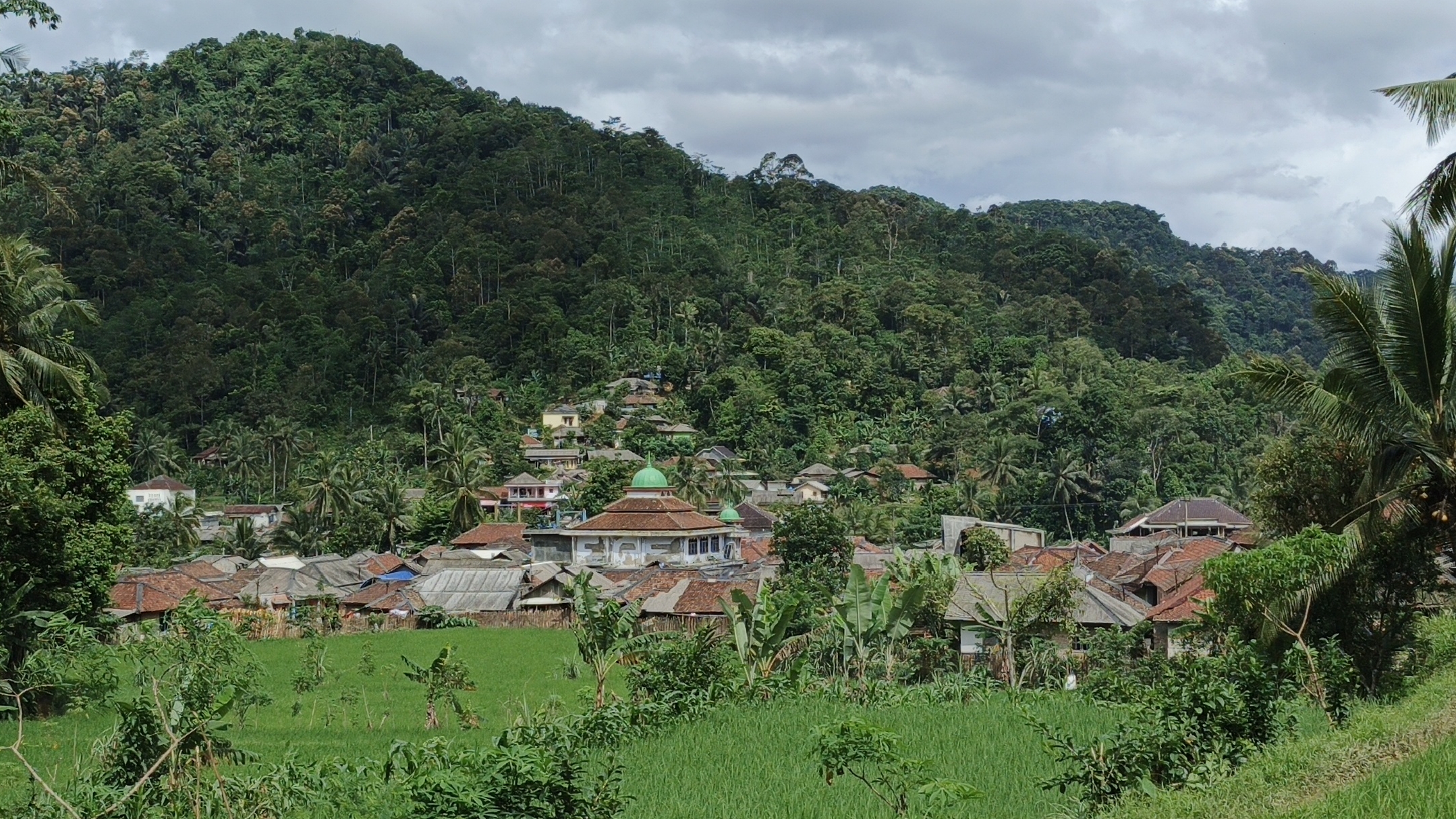 Keindahan Tersembunyi di Kampung Hariang, Lebak Banten