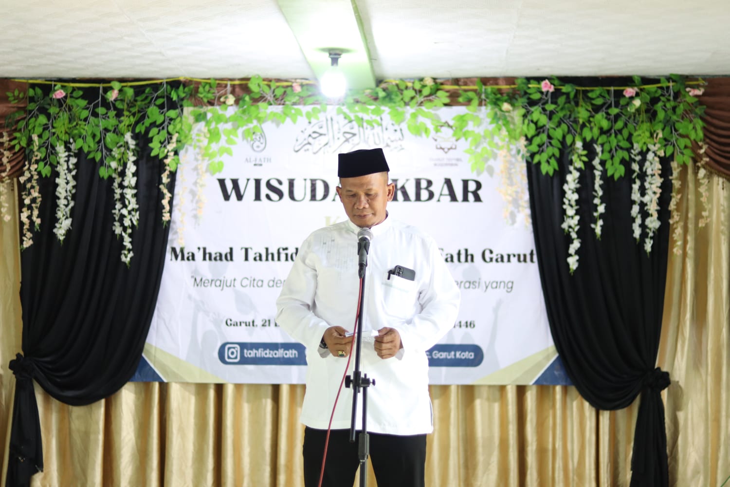 Ma’had Tahfidz Al-Qur’an Al-Fath Garut Gelar Wisuda Akbar ke-V di Gedung PGRI