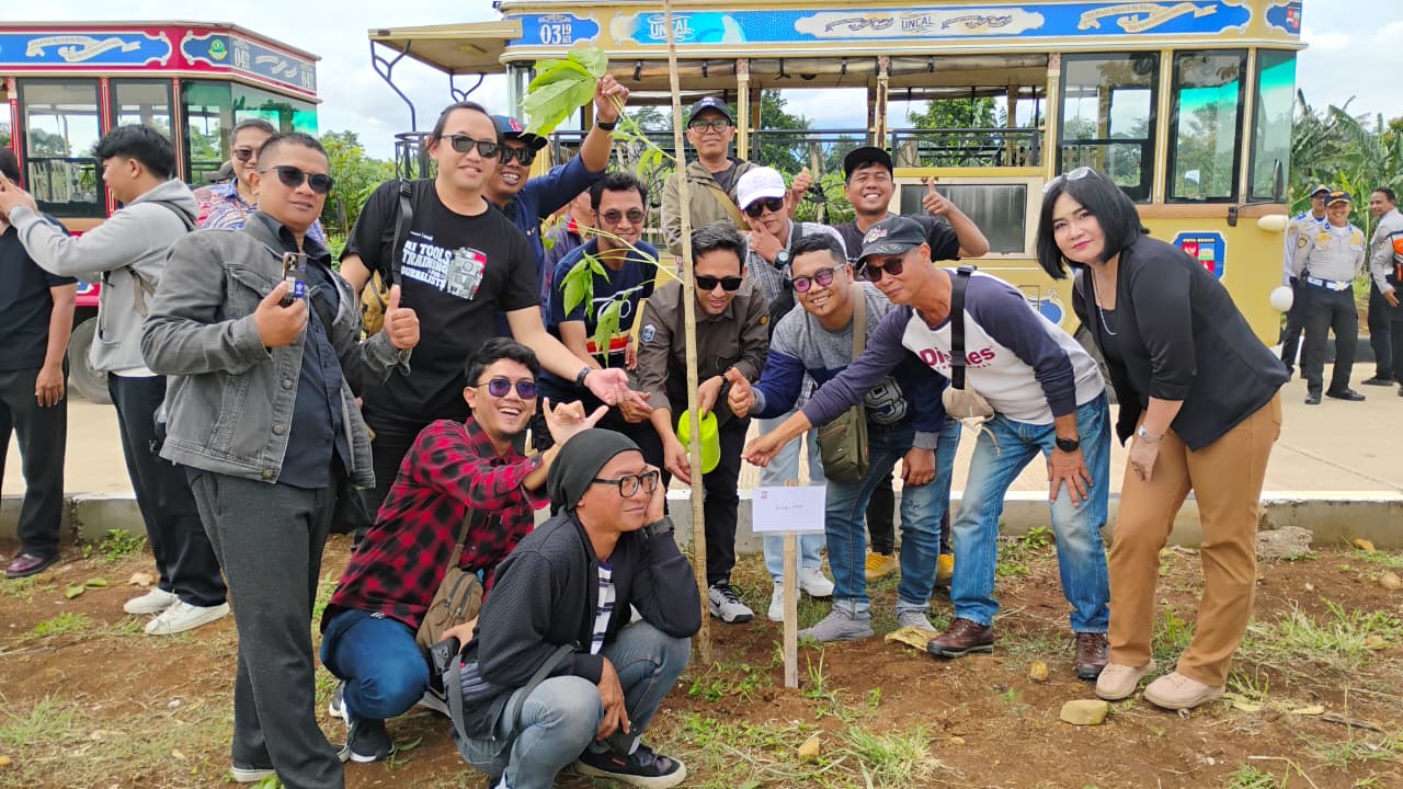 Kaleidoskop Akhir Tahun, Ketua PWI Kota Bogor Ikut Hijaukan Kota Bogor 