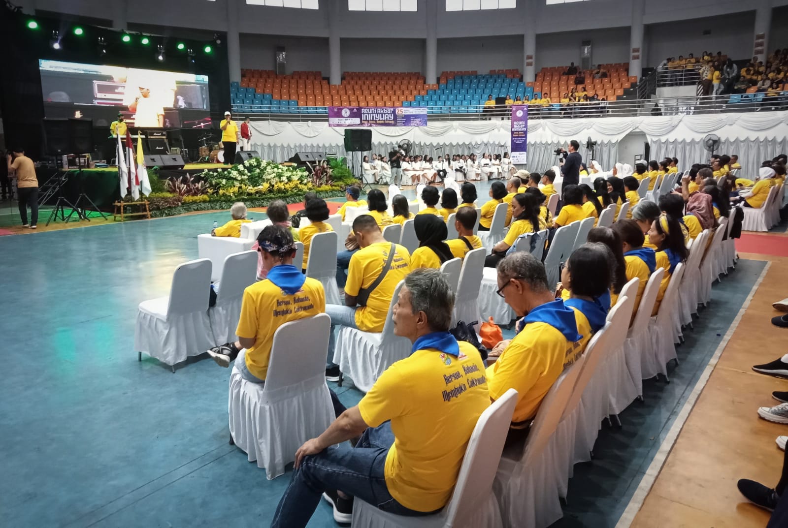 Rajut Silaturahmi dengan Guru-Guru, Ribuan Alumni Mardi Yuana dan Mardi Waluya Cibinong Gelar Reuni Akbar