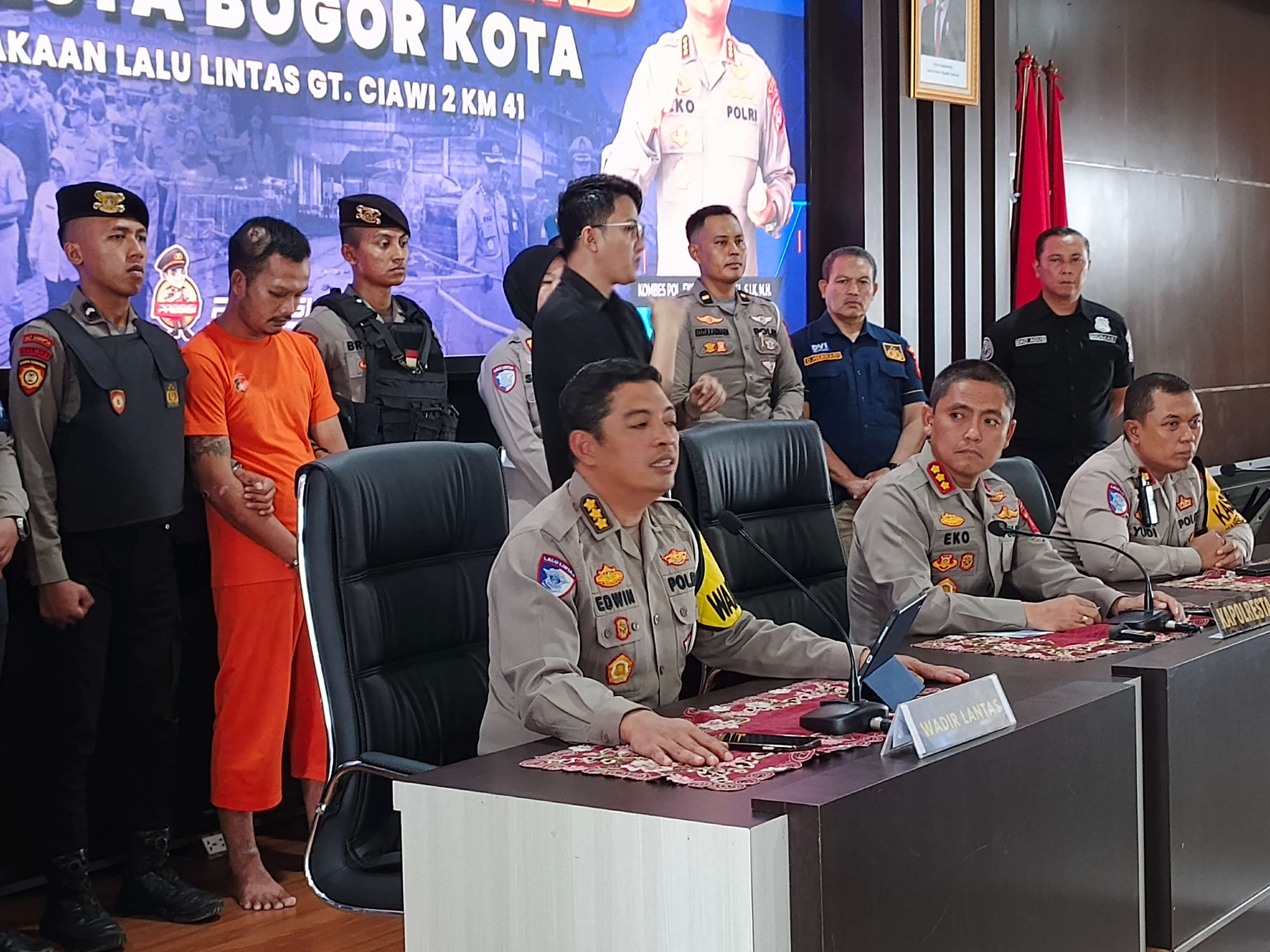 Supir Tronton Aqua yang Sebabkan 8 Tewas di GT 2 Ciawi Loncat dari Truk Sebelum Tabrak Mobil Lain