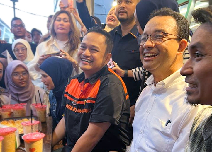 Anies Baswedan Awali Kampanye di Bogor, Cicipi Kuliner hingga Ngopi di Stasiun