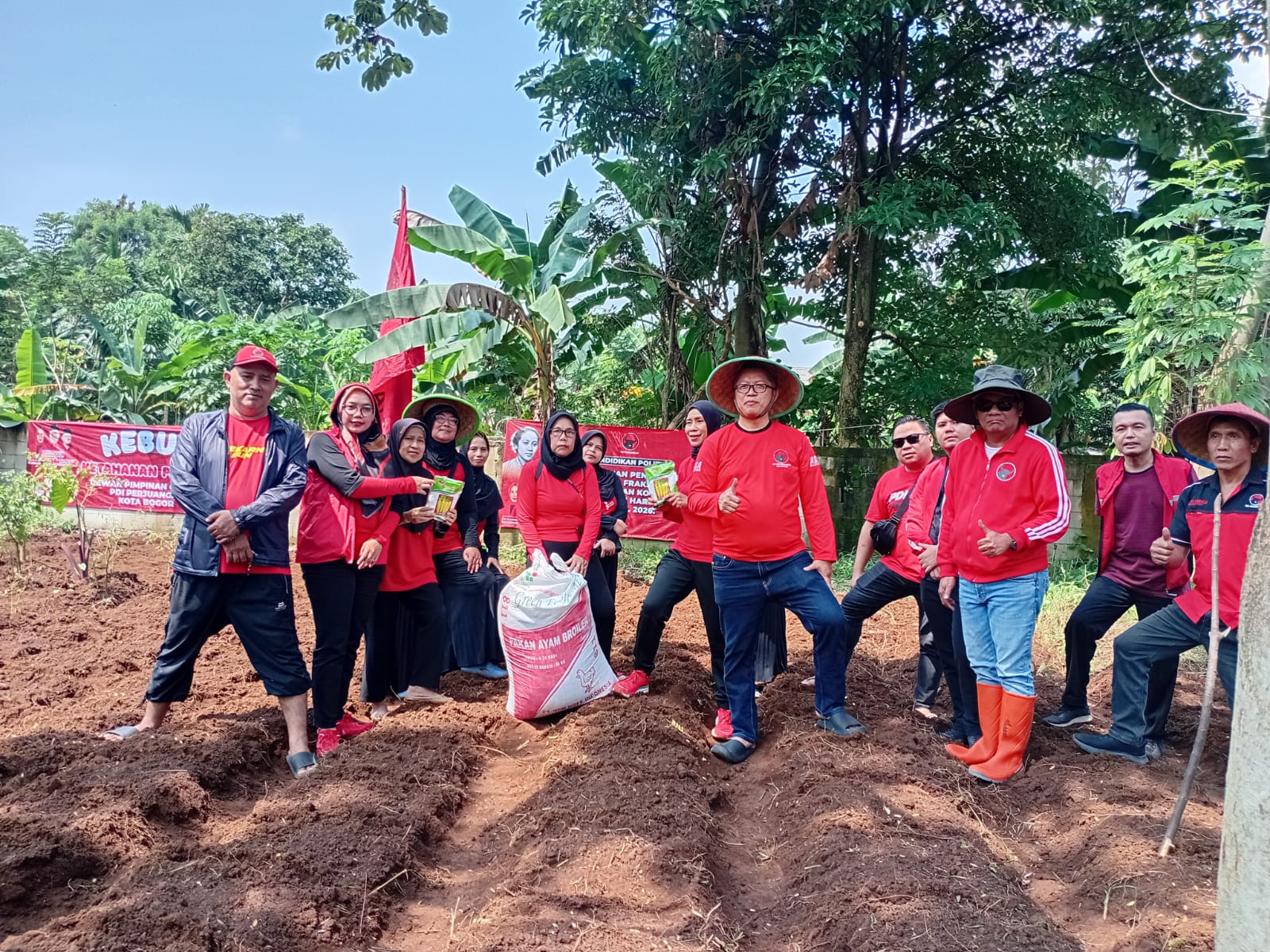 Perempuan PDI Perjuangan Kota Bogor Tanam Pangan Alternatif, Tindak Lanjut Instruksi Megawati di Hari Kartini