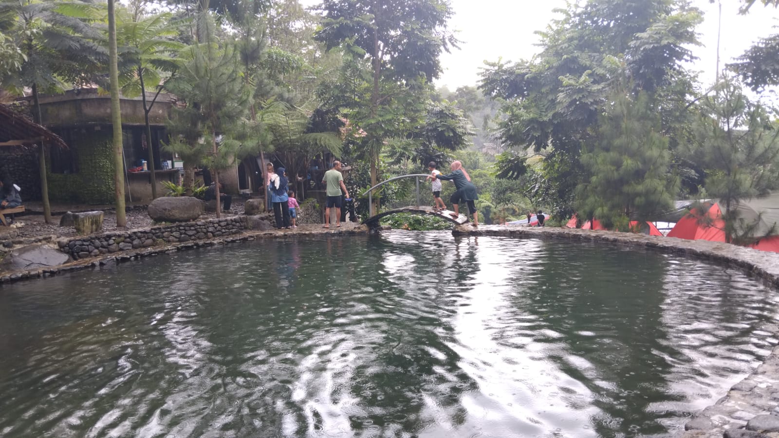 Libur Panjang, Objek Wisata Lembah Batu Pamijahan Dipadati Ribuan Pengujung