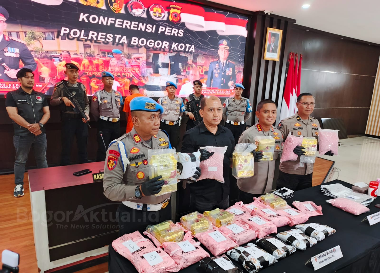 Nasib HR Kurir Paket Narkoba Berujung Hukuman Mati