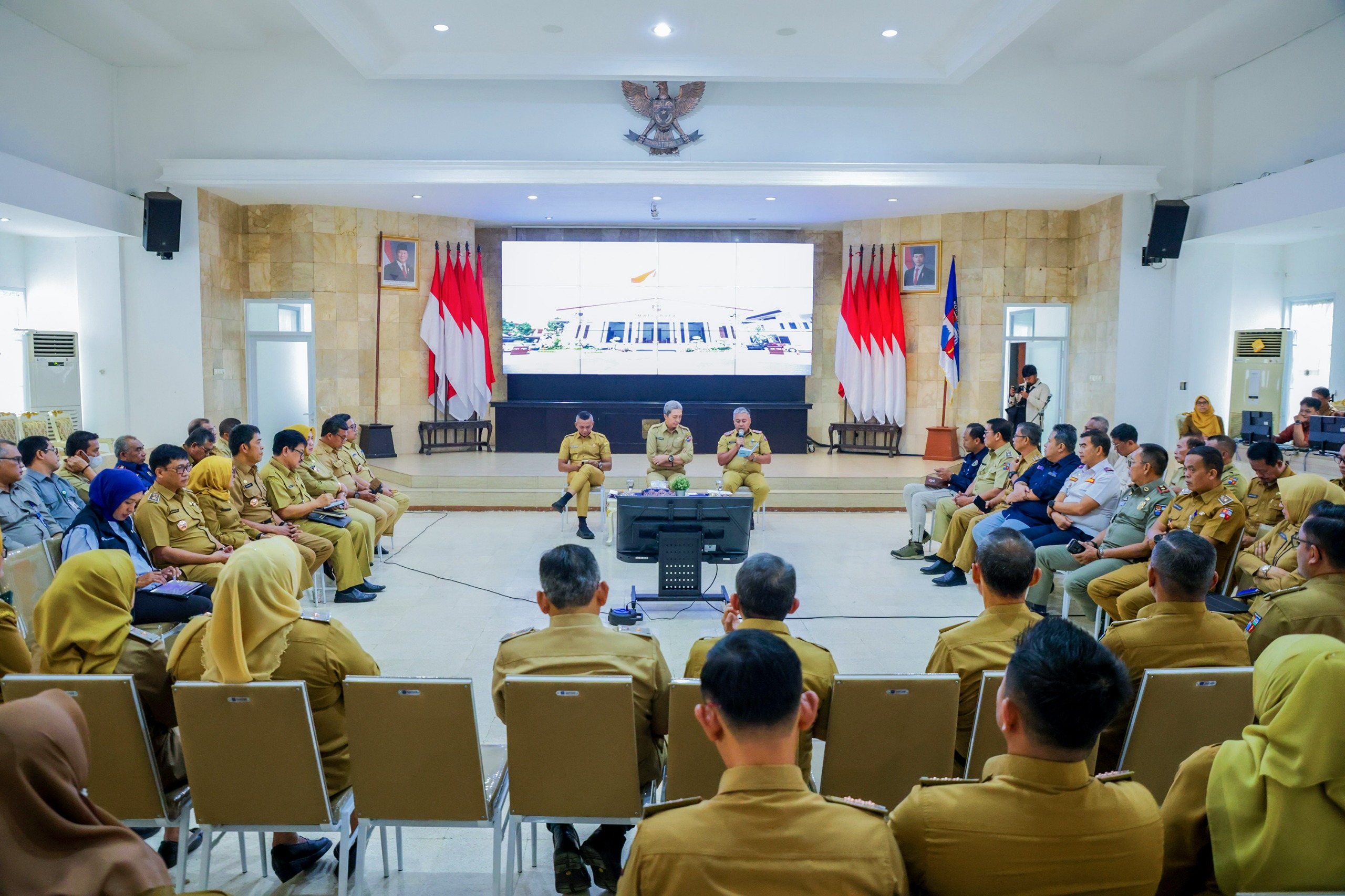 Terima Arahan Presiden Prabowo, Wali Kota Bogor Pimpin Rapim: Jaga Integritas dalam Bertugas