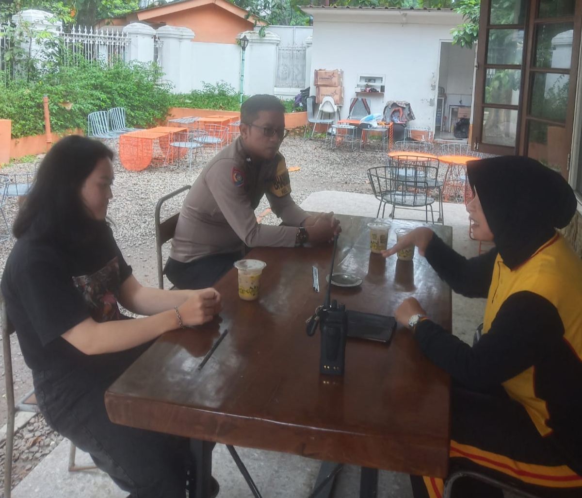 Kompol Ariani Sambangi Kedai Kopi di Tansa Imbau Jaga Ketertiban, Nanti Babinsa dan Babinmas yang Patroli