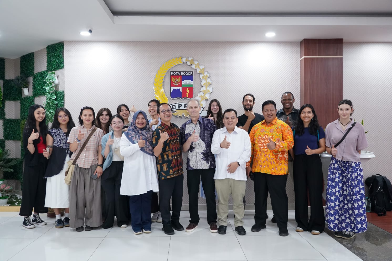 Ketua DPRD Kota Bogor Terima Langsung Audiensi Mahasiswi University of British Columbia