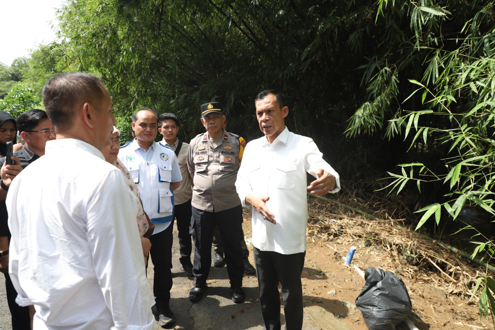 Wakil Bupati Bogor Jaro Ade Tinjau Titik Lokasi Banjir Viral di Jonggol    