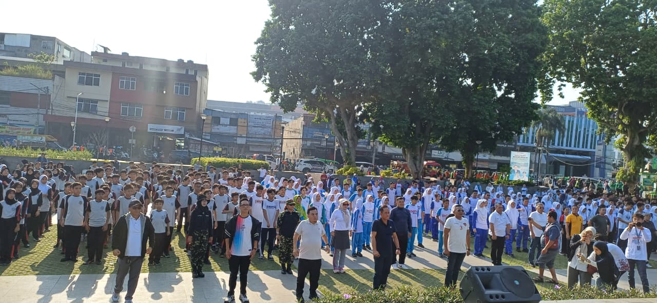 PWI Kota Bogor Senam Bareng Menteri LH, Hanif Faisol