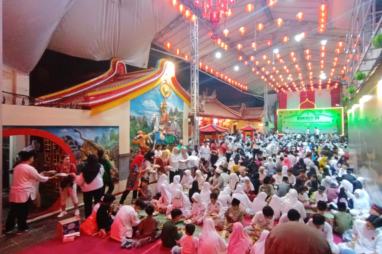 Vihara Dhanagun Gelar Buka Puasa Bersama Anak Yatim untuk ke-10 Kalinya