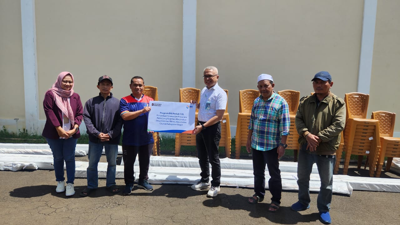 BRI Bogor Pajajaran Dorong Pemberdayaan Masyarakat lewat Bantuan Tenda dan 75 Kursi di Desa Cilember