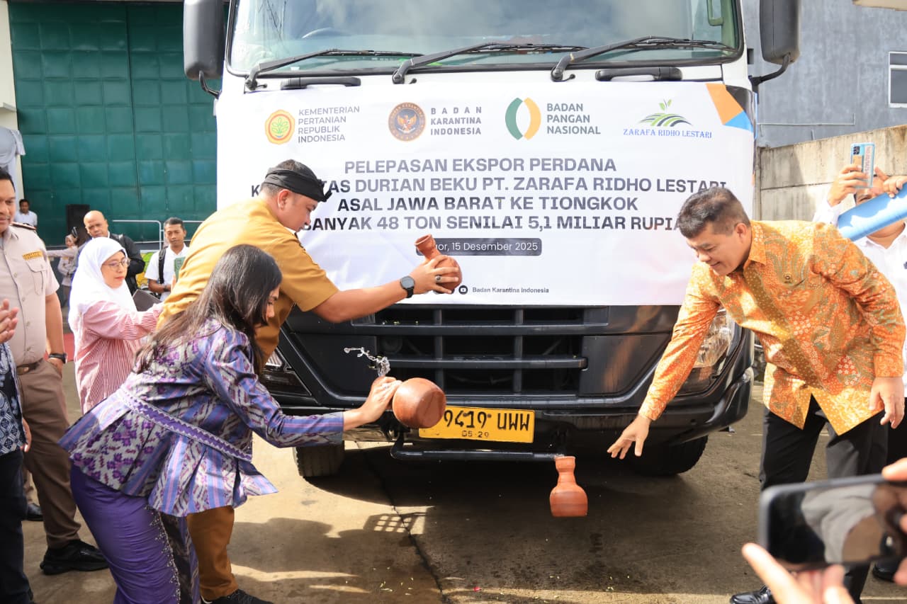 Bupati Bogor Lepas Ekspor Perdana 48 Ton Durian Beku ke Pasar Internasional