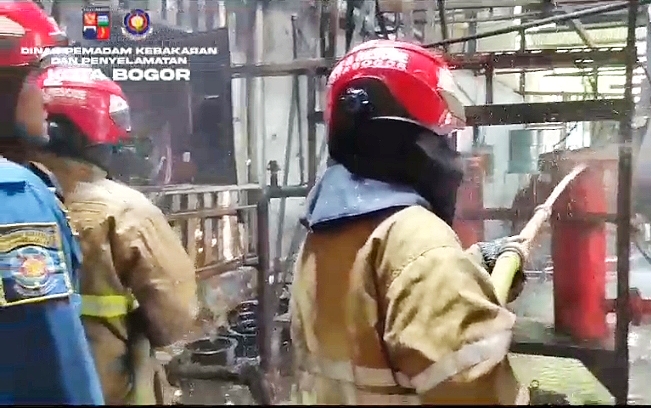 Gara-Gara Ini Pabrik Ban Vulkanin Jaya di Bogor Kebakaran