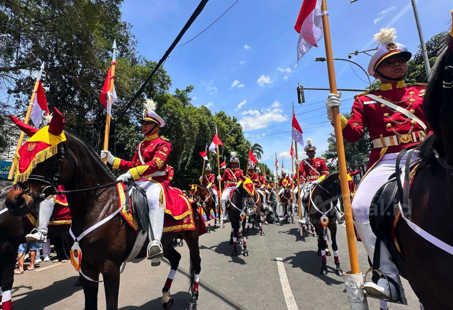 Ribuan Pelajar dan 75 Pasukan Berkuda Sambut Kedatangan Erdogan ke Istana Bogor