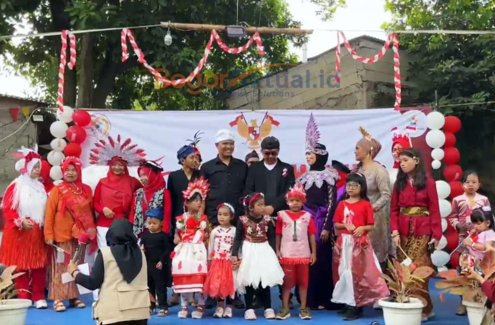 Lomba Busana Adat Nusantara Meriahkan Perayaan HUT RI ke-79 di Desa Cicadas Bogor