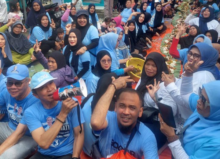 Guyub! Dedie Rachim Jalan Sehat dan Ngaliwet Bareng Warga Tanah Baru