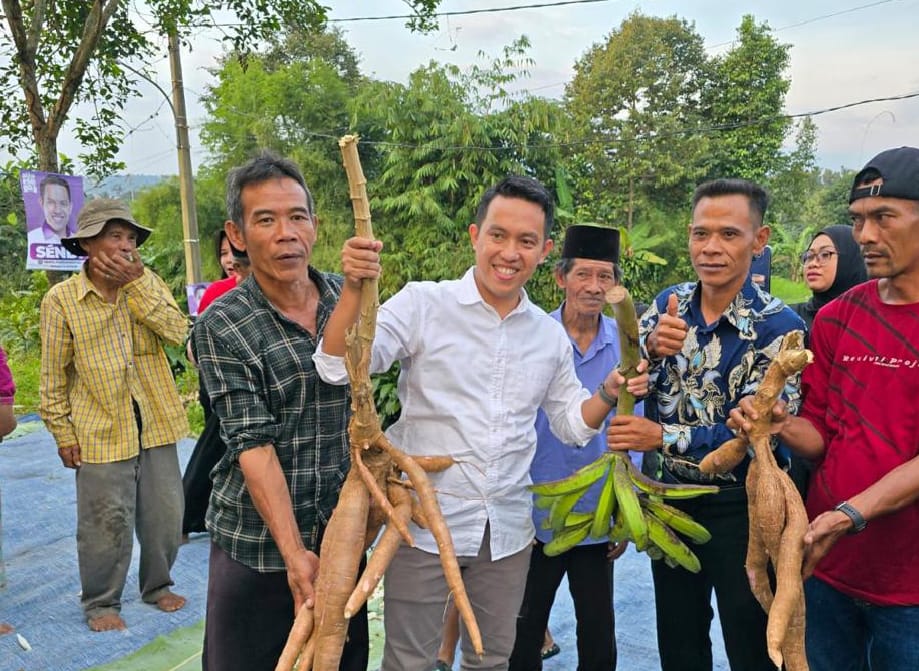 Warga Margasari Sambut Bacawalkot Bogor Sendi Fardiansyah dengan Hasil Tani