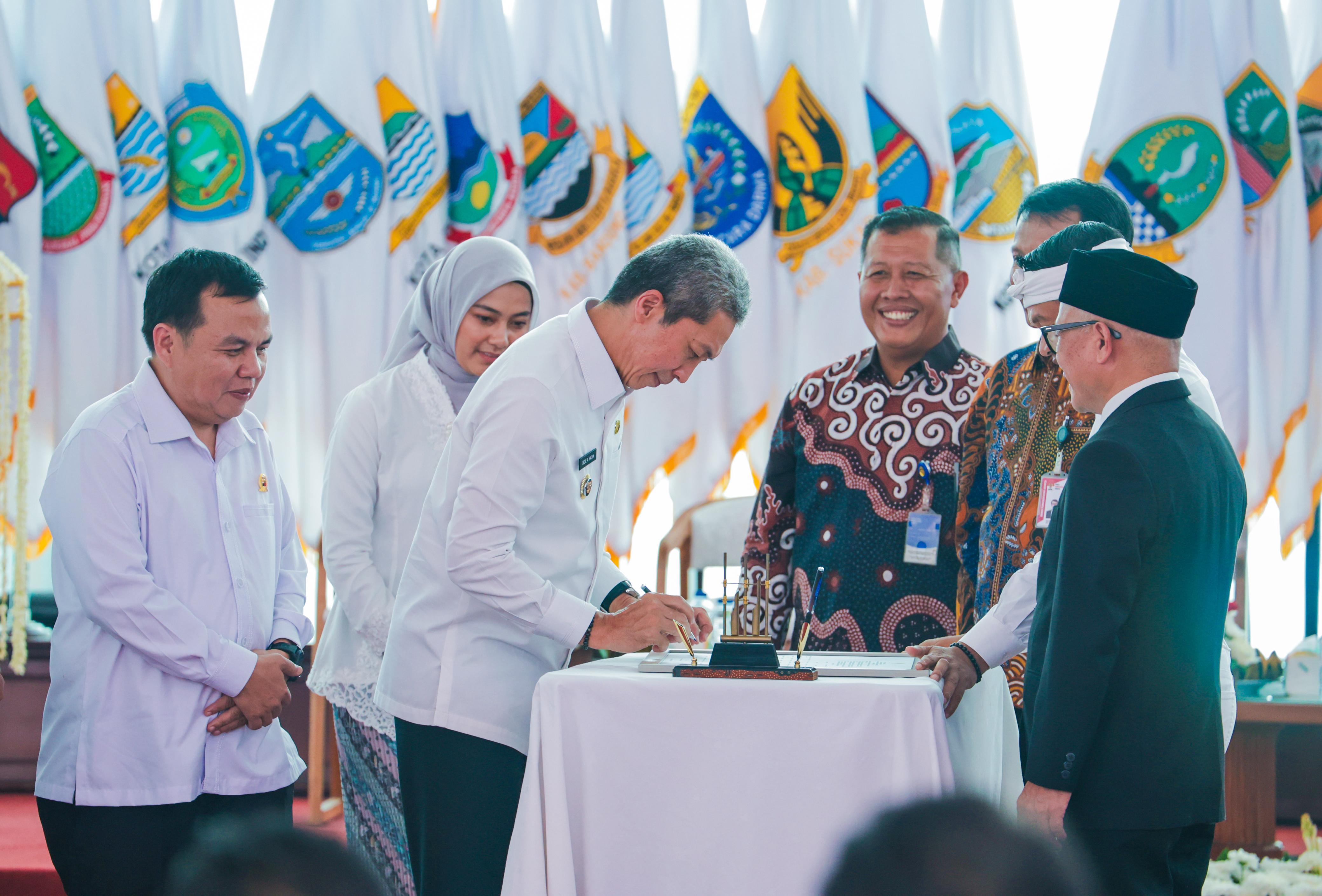 Wali Kota Bogor Tandatangan Komitmen Cegah dan Berantas Korupsi di Jawa Barat