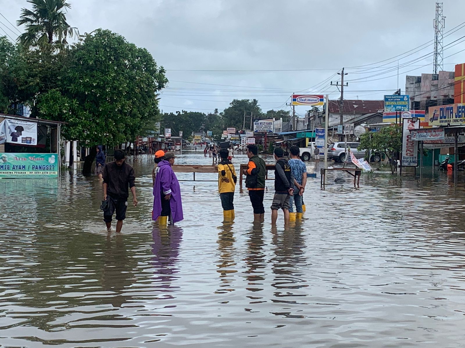 Hujan Lebat Melanda Kabupaten Garut, 20 Desa Terendam Banjir