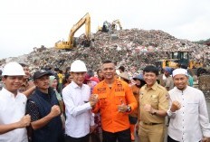 Jaro Ade dan Jaenal Mutaqin Tinjau Penggunaan TPA Galuga Bogor